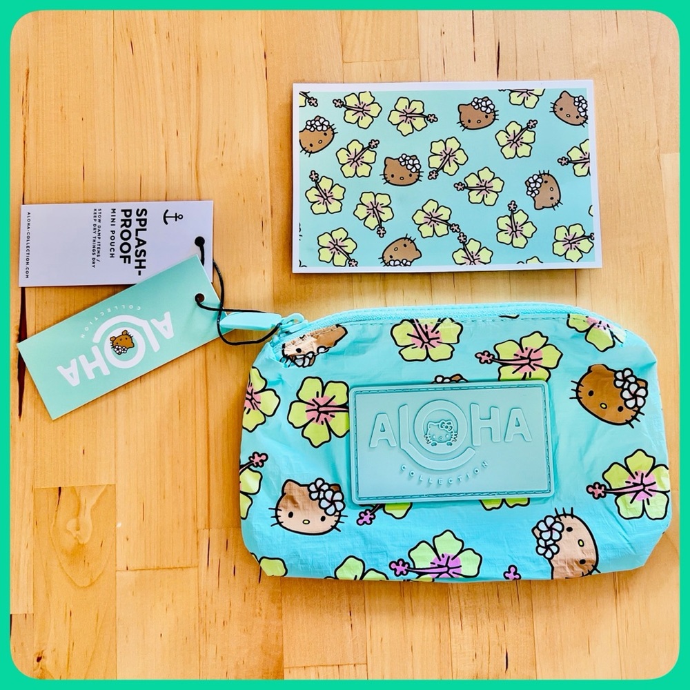 Aloha Collection 💚 Hello Kitty Mini Pouch DFS